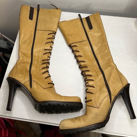 Donald Pliner Italian Made Leather Lace Up Knee High Heeled Lug Sole Boot sz 9 - Picture 3 of 12